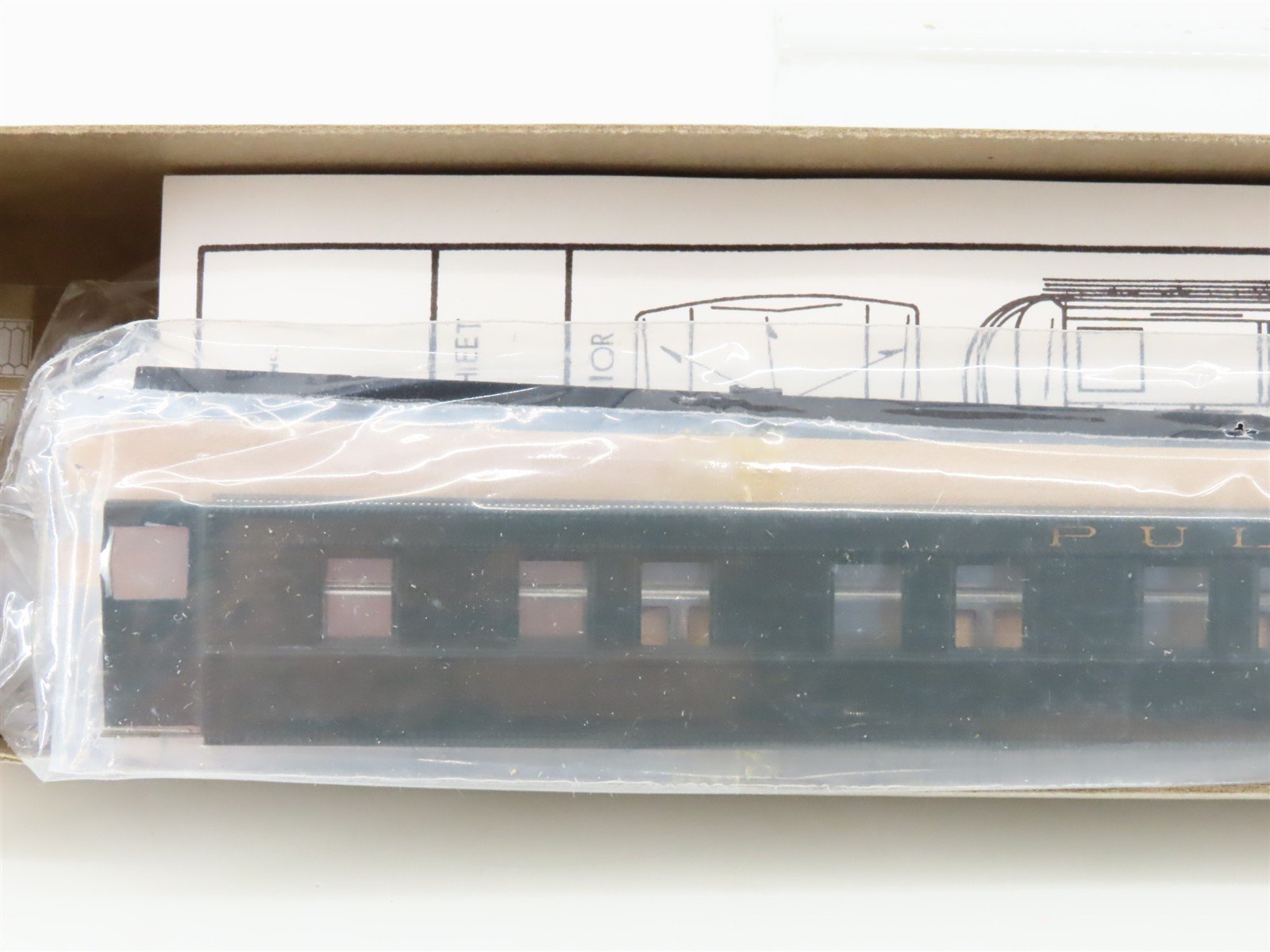 HO Scale Walthers Kit 20th Century Ltd 13-Double Room Pullman Sleeper Passenger