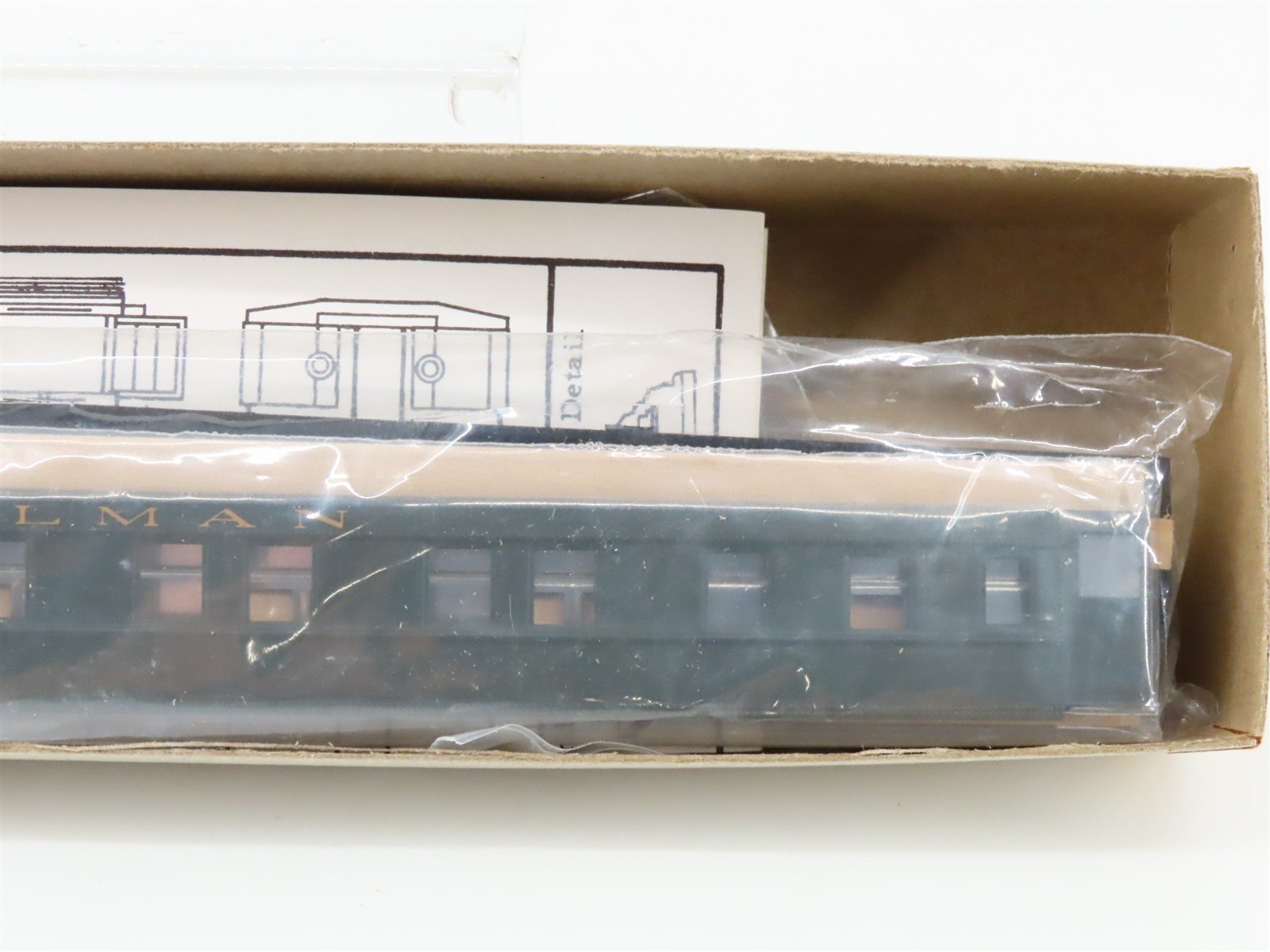 HO Scale Walthers Kit 20th Century Ltd 13-Double Room Pullman Sleeper Passenger