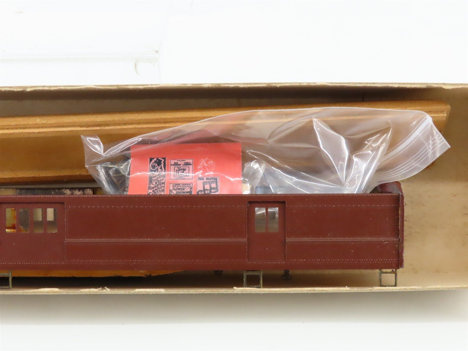 HO Scale Walthers Kit Unlettered PRR Horse/Express Passenger Car