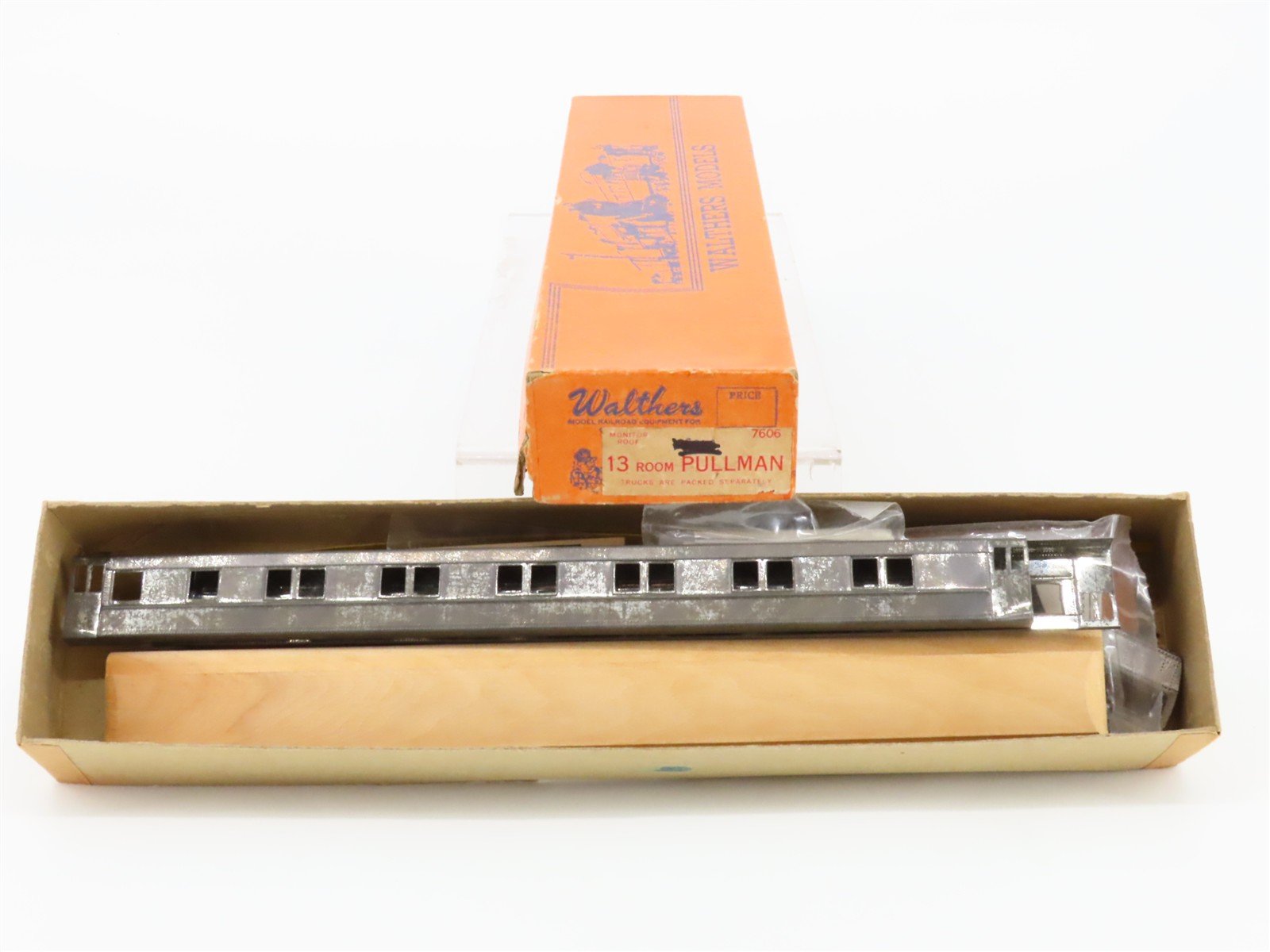 HO Scale Walthers Kit #7606 Undecorated 80' 13-Room Pullman Sleeper Passenger