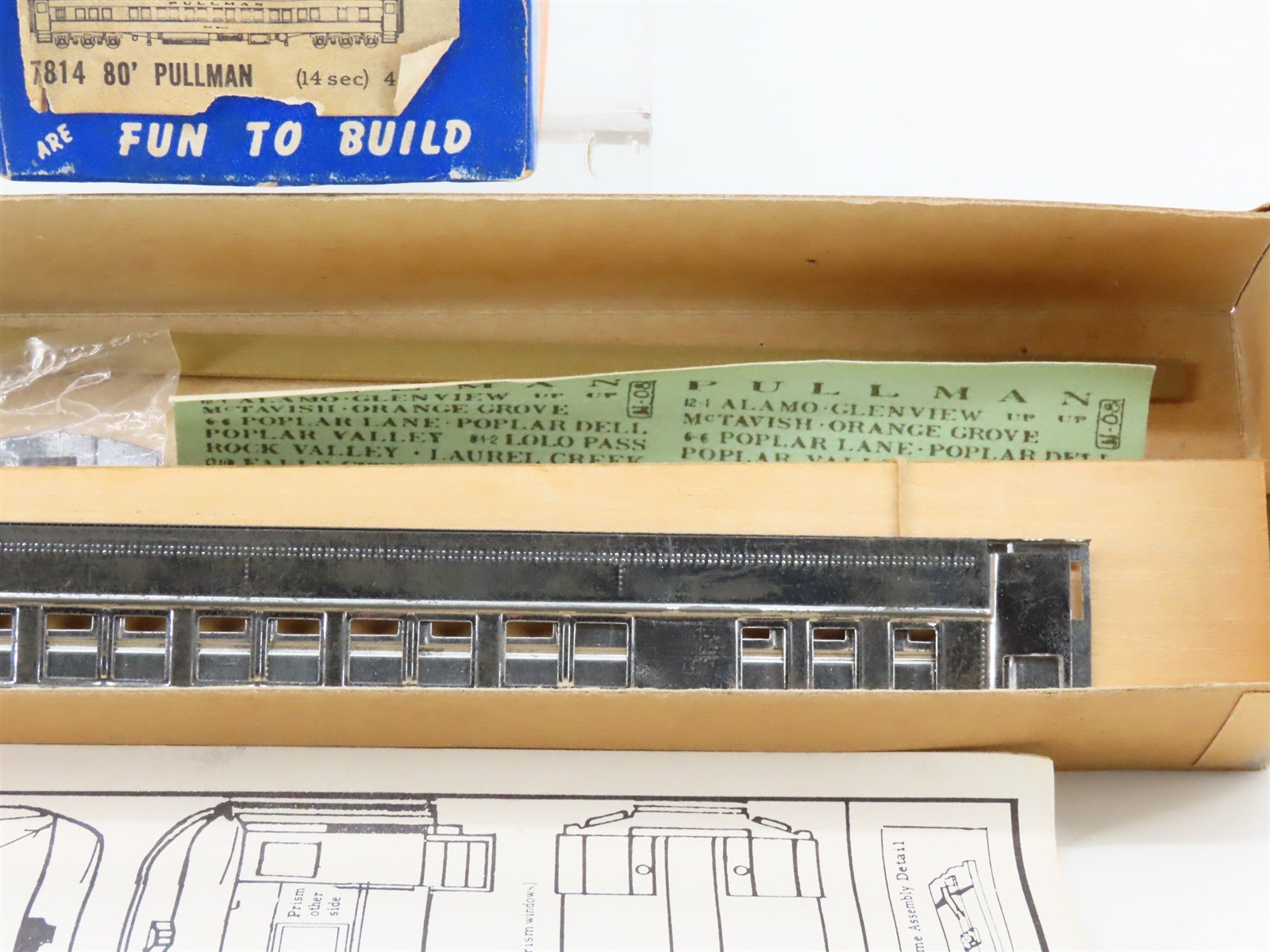 HO Scale Walthers Kit #7814 Undecorated 80' 14-Section Pullman Passenger Car