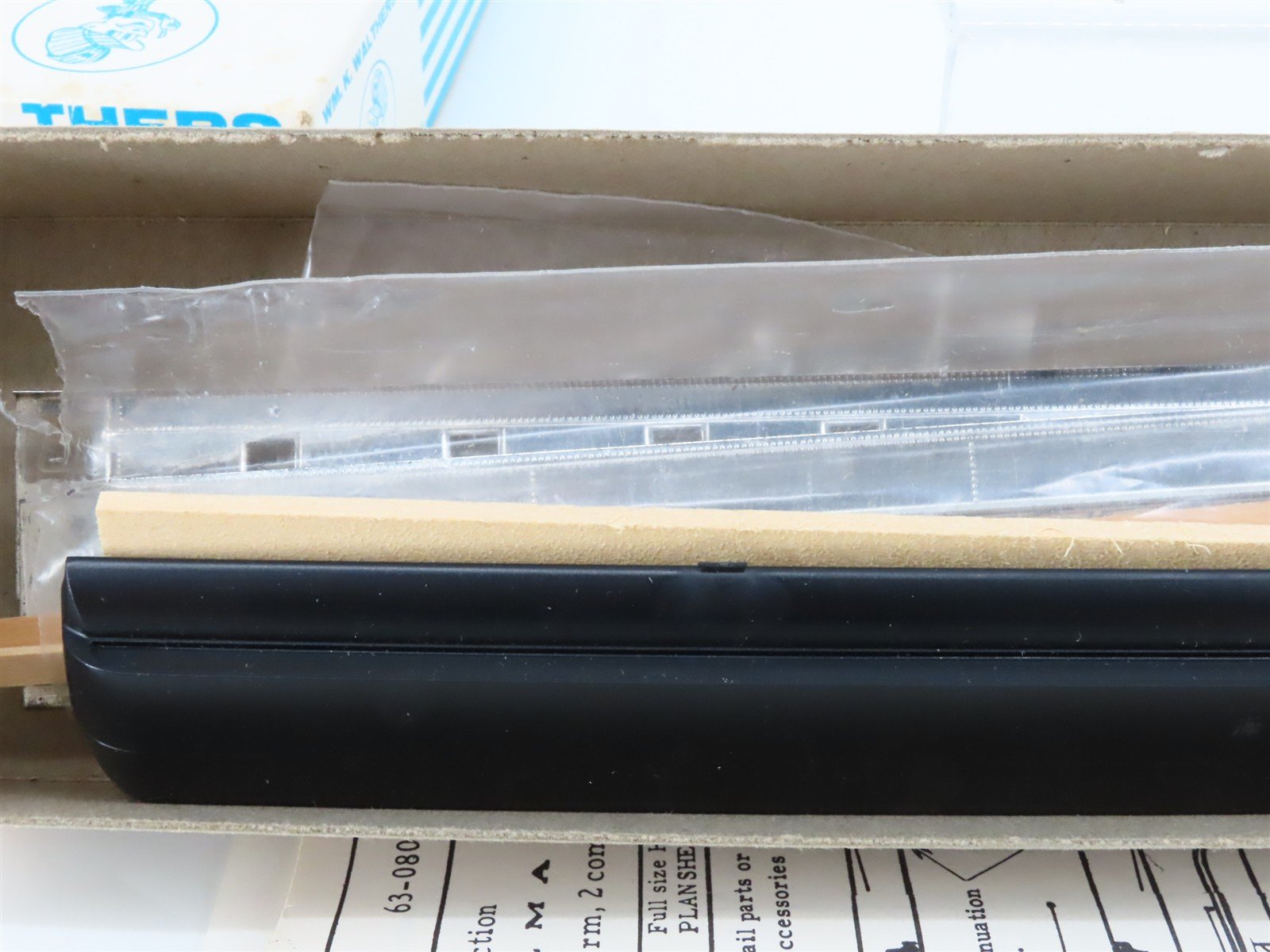 HO Scale Walthers Kit #6616 Undecorated 80' Pullman 10-1-2 Sleeper Passenger Car
