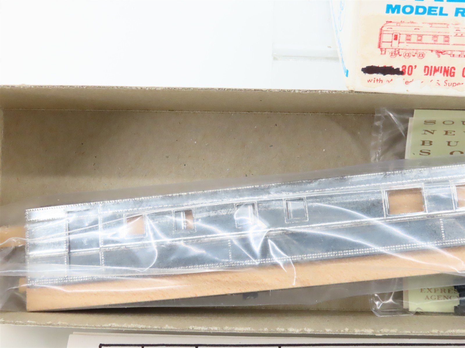 HO Scale Walthers Kit #7815 Undecorated PRR Class D78C Diner Passenger Car
