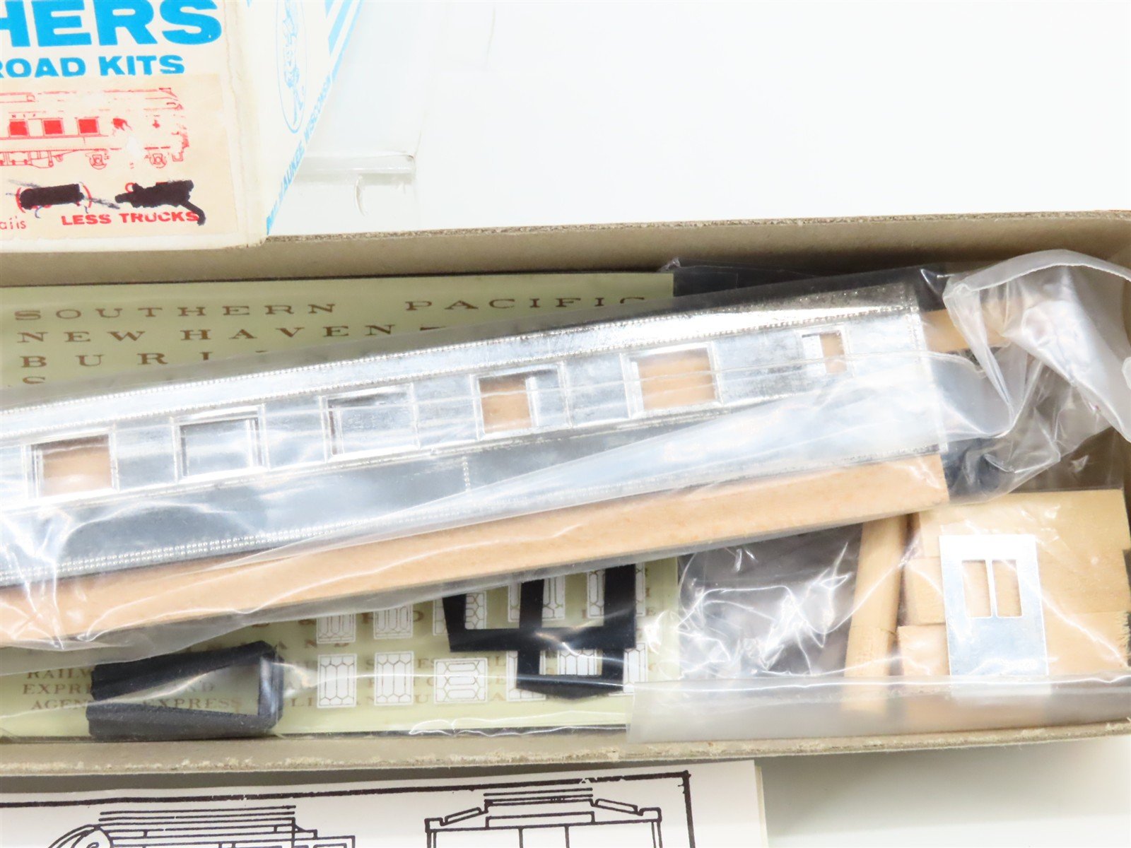 HO Scale Walthers Kit #7815 Undecorated PRR Class D78C Diner Passenger Car