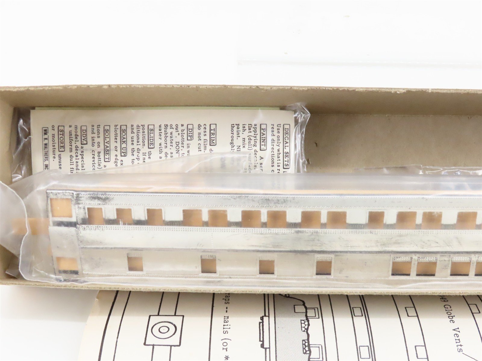 HO Scale Walthers Kit #7811 Undecorated 80' 8-Section Pullman Passenger Car