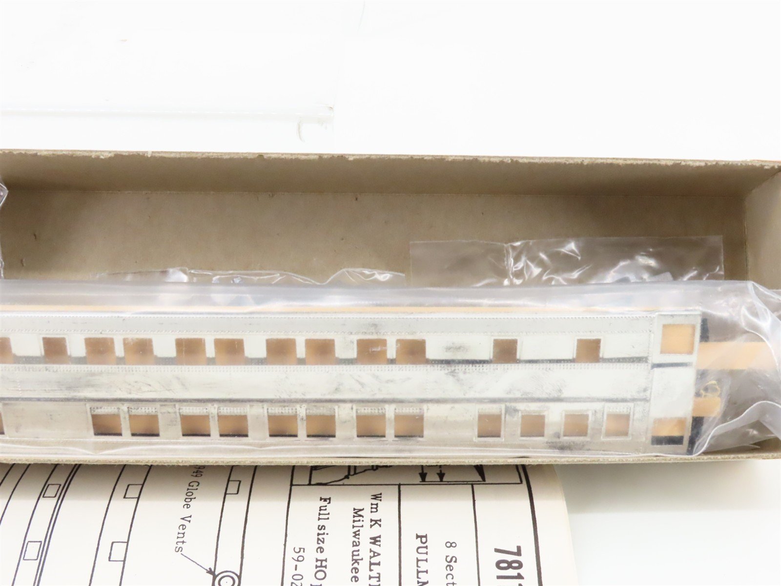 HO Scale Walthers Kit #7811 Undecorated 80' 8-Section Pullman Passenger Car