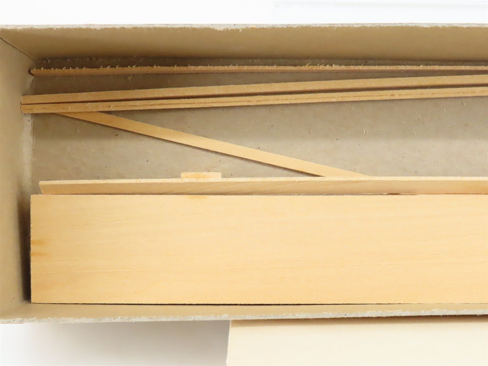 HO Scale Wardie-Jay Craftsman Kit Undecorated 70' Circus Flat Car