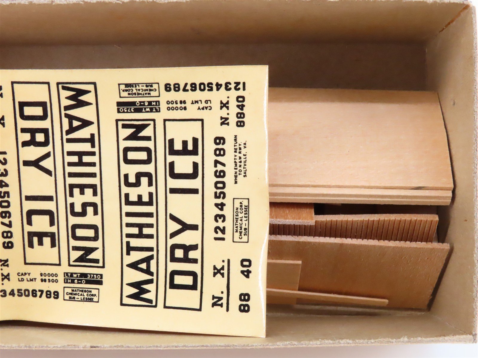 HO Scale Ambroid Craftsman Kit #7 Undecorated Mathieson Dry Ice Car/Reefer