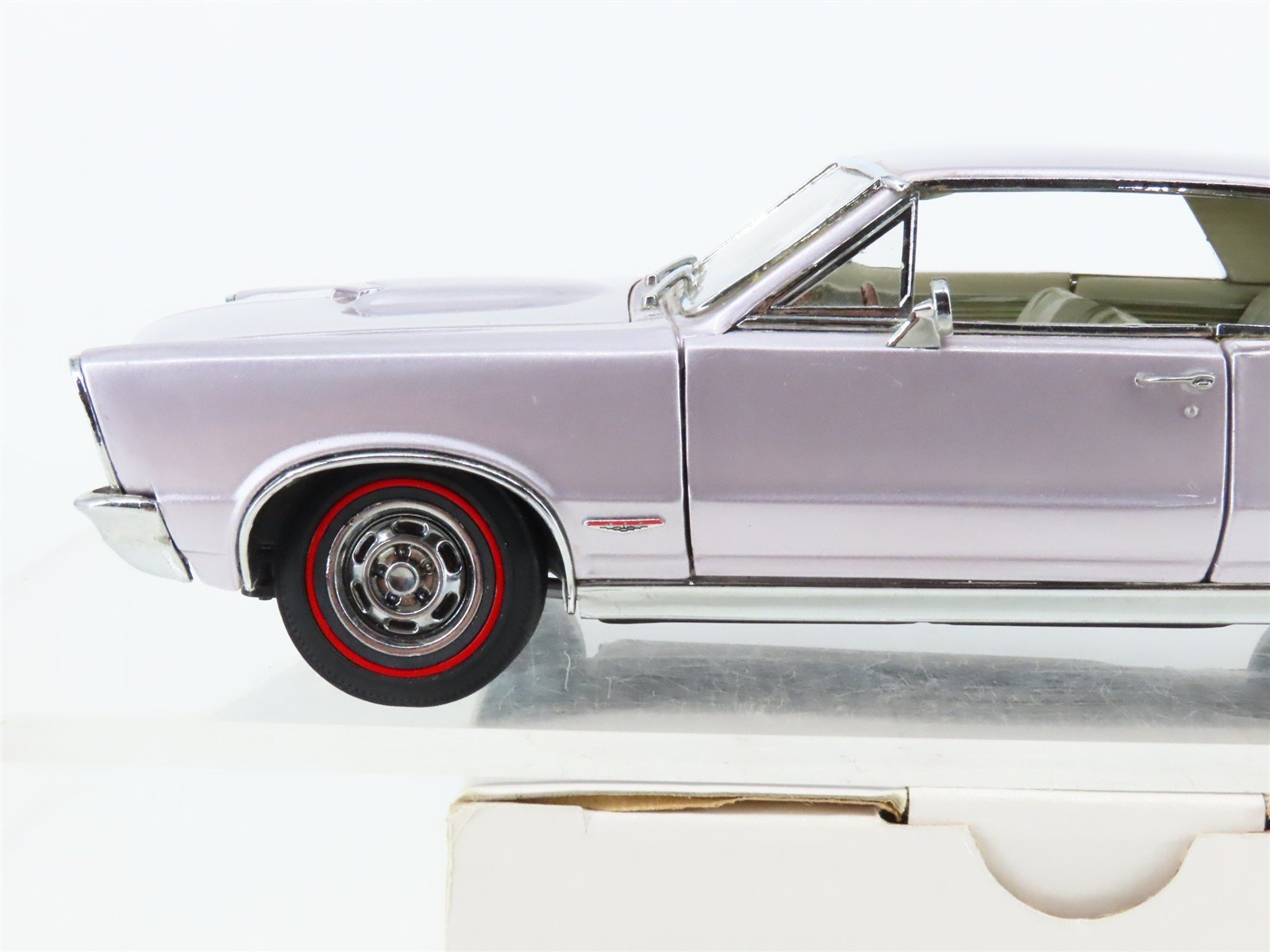 1:24 Scale Danbury Mint Die-Cast 1965 Pontiac GTO
