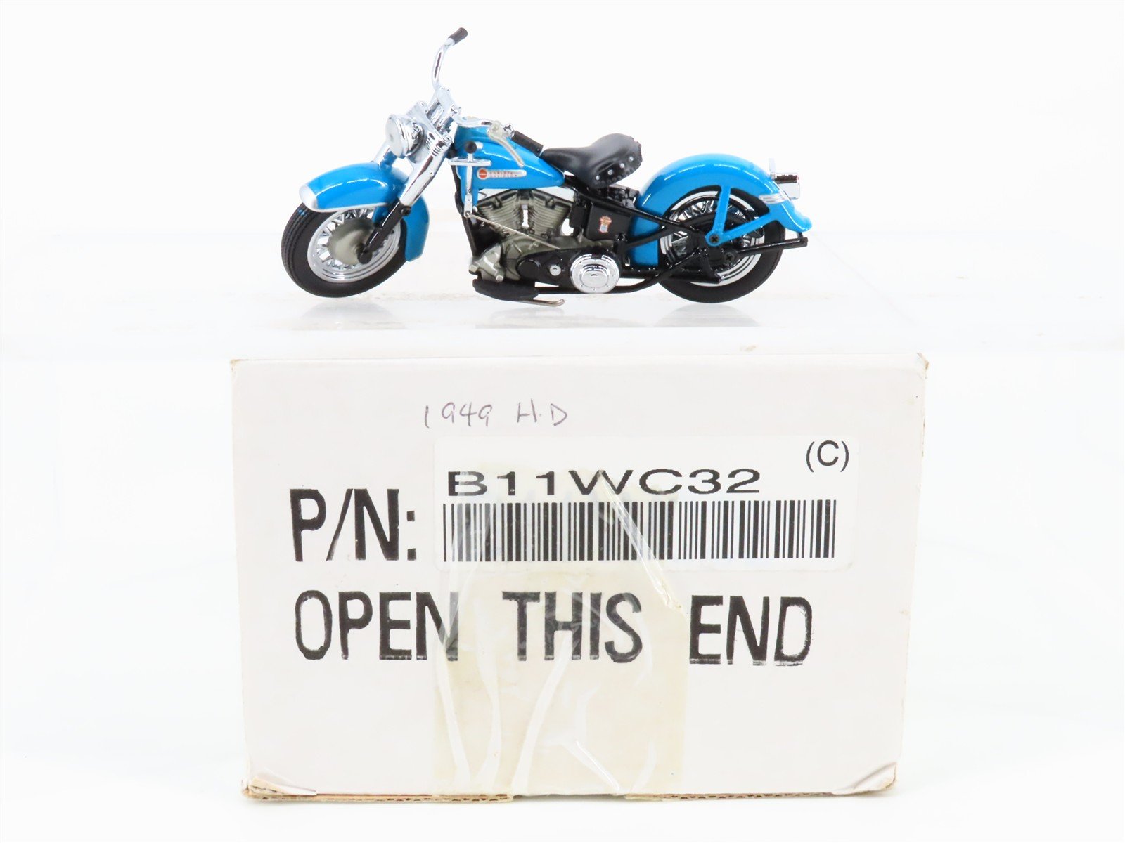 1:24 Scale Franklin Mint B11WC32 Die-Cast 1949 Hayley Davidson Hydra-Glide FL