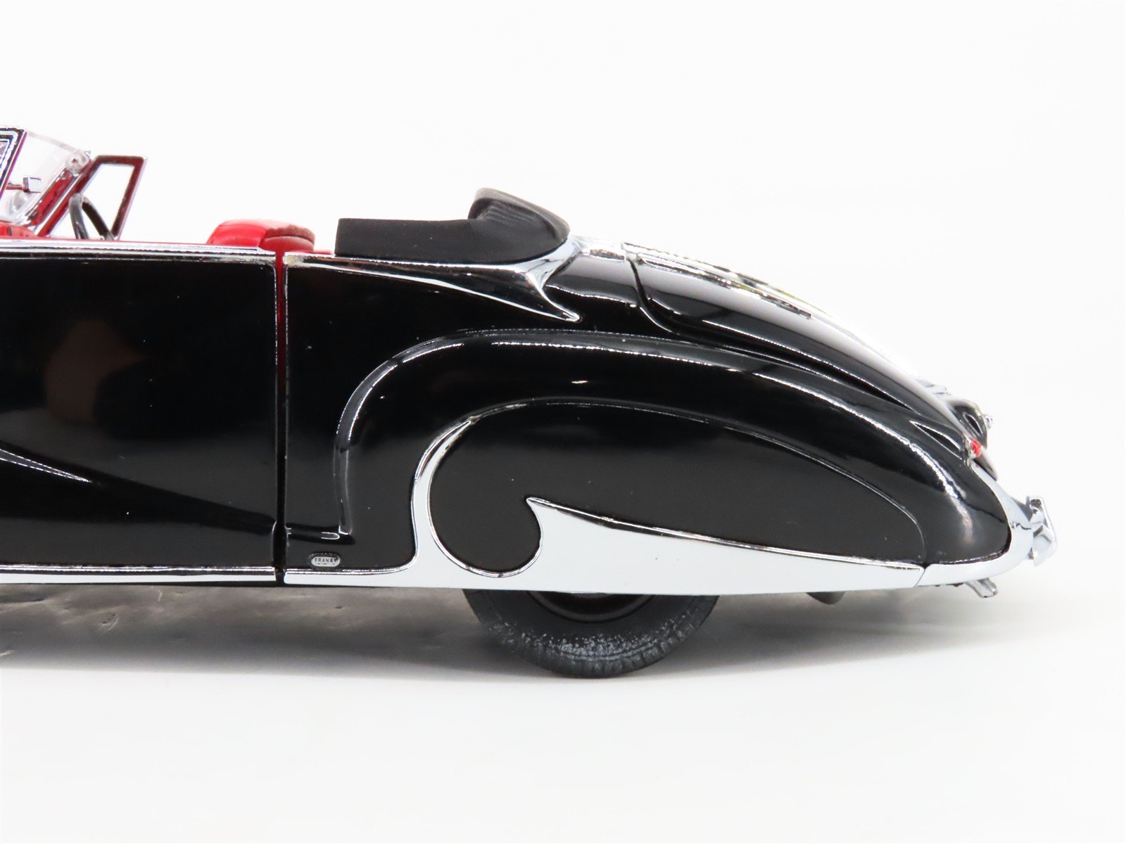1:24 Scale Franklin Mint Die-Cast 1947 Bentley Mark VI Drophead Coupe