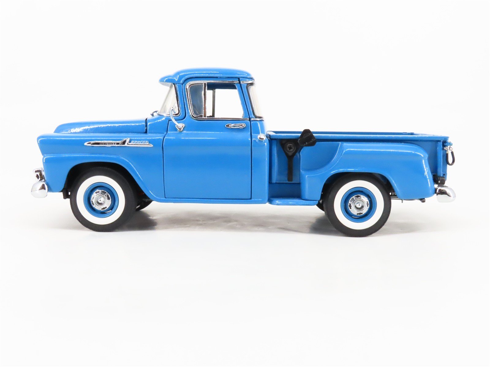 1:24 Scale Danbury Mint Die-Cast 1958 Chevrolet Apache Pickup Truck