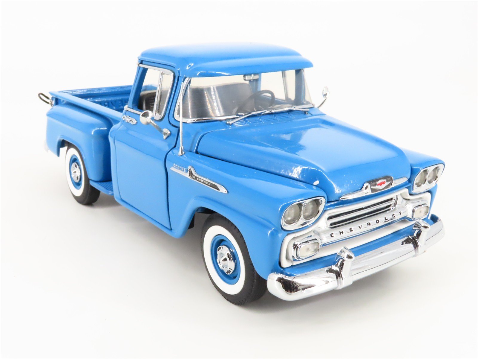 1:24 Scale Danbury Mint Die-Cast 1958 Chevrolet Apache Pickup Truck