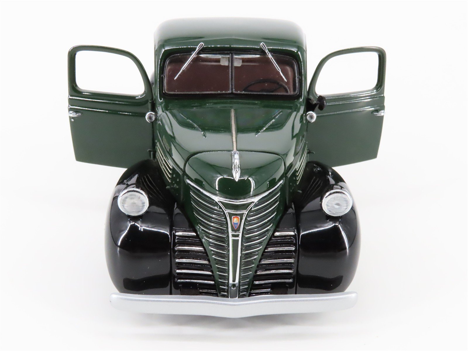 1:24 Scale Danbury Mint Die-Cast 1941 Plymouth Pickup Truck