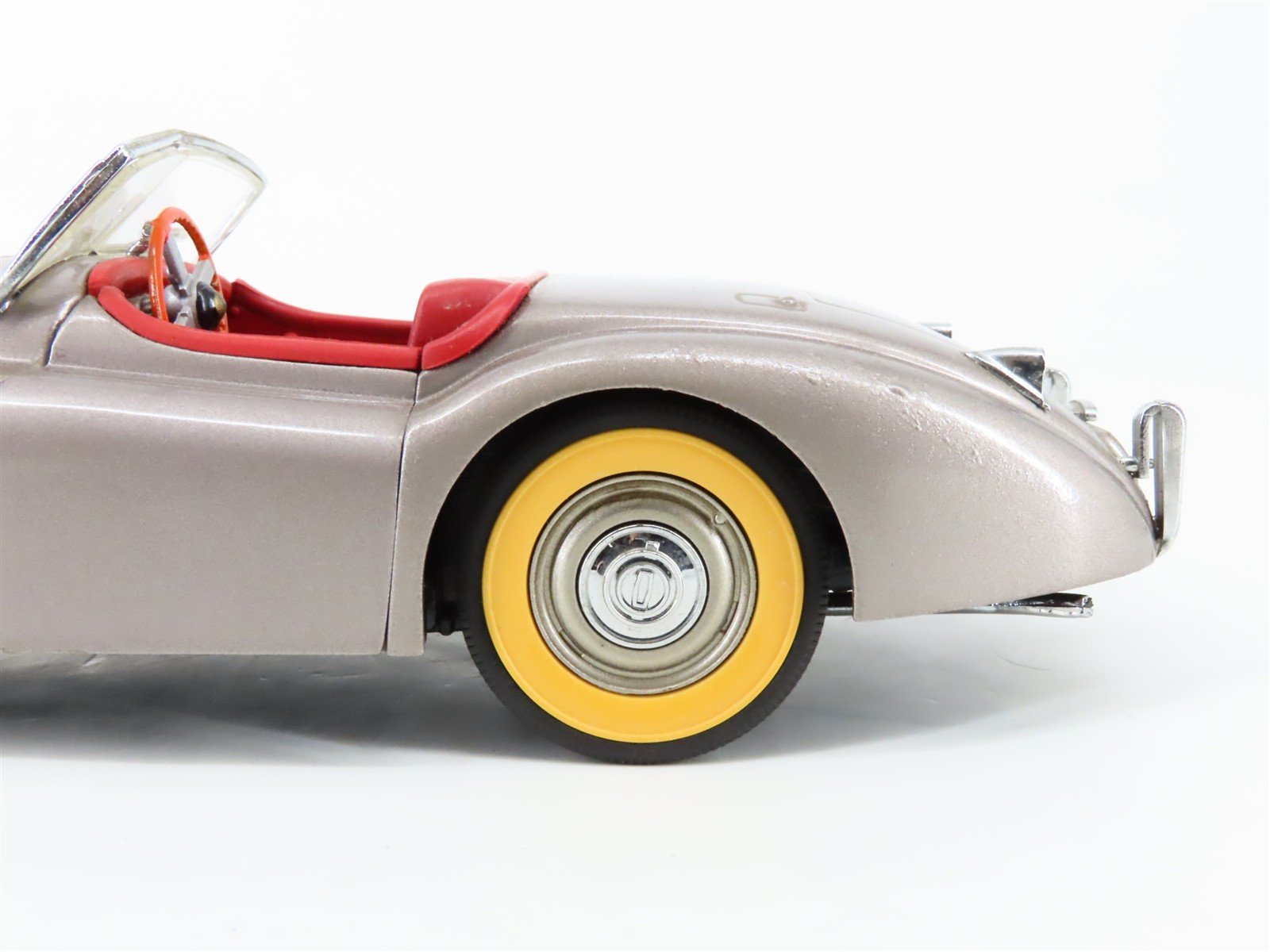 1:24 Scale Danbury Mint Die-Cast 1949 Jaguar XK120