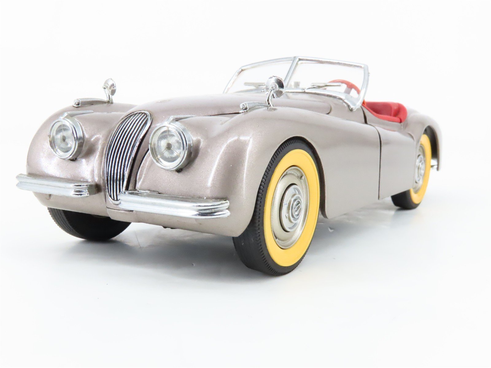 1:24 Scale Danbury Mint Die-Cast 1949 Jaguar XK120