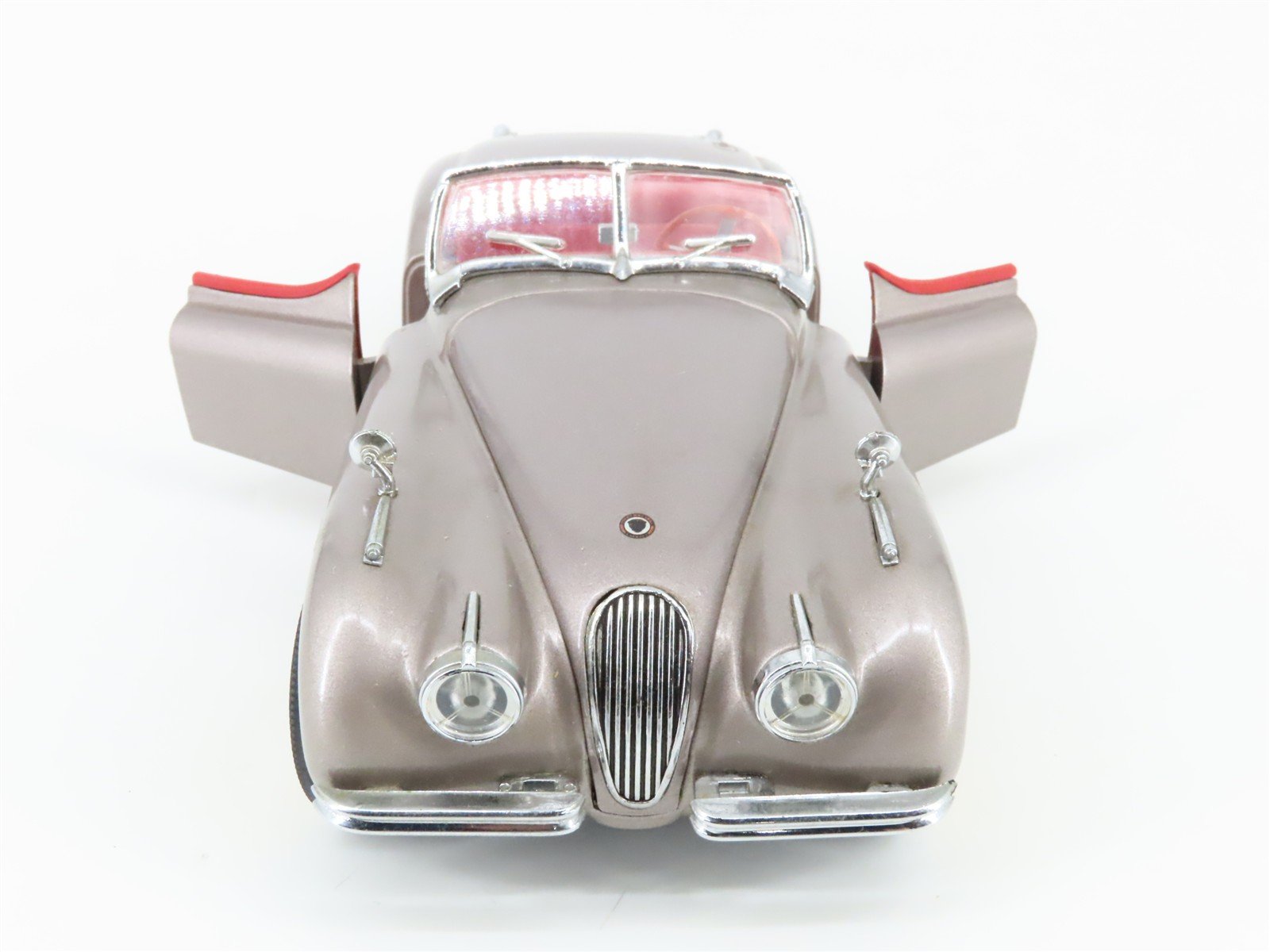 1:24 Scale Danbury Mint Die-Cast 1949 Jaguar XK120