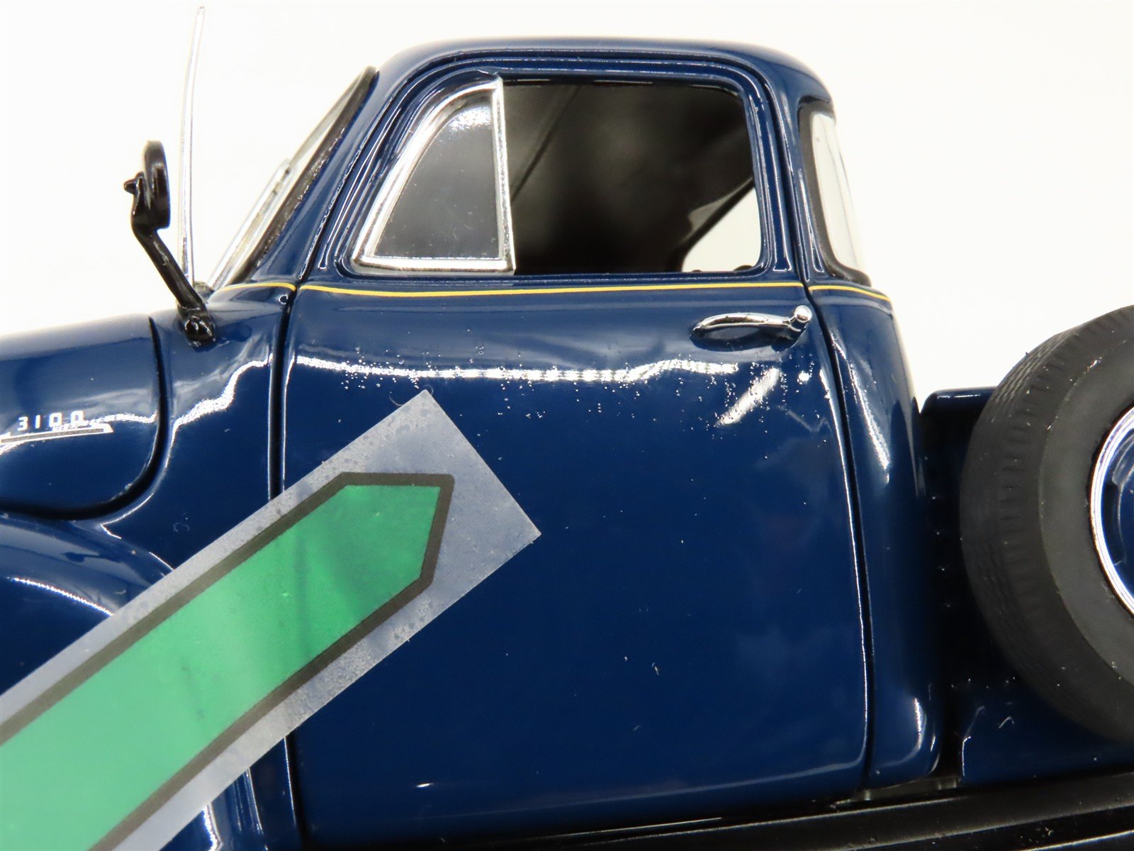 1:24 Scale Danbury Mint Die-Cast 1953 Blue Chevrolet 3100 Pickup Truck