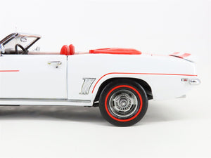 1:24 Scale Danbury Mint Die-Cast 1969 Chevrolet Camaro SS - Racing Colors