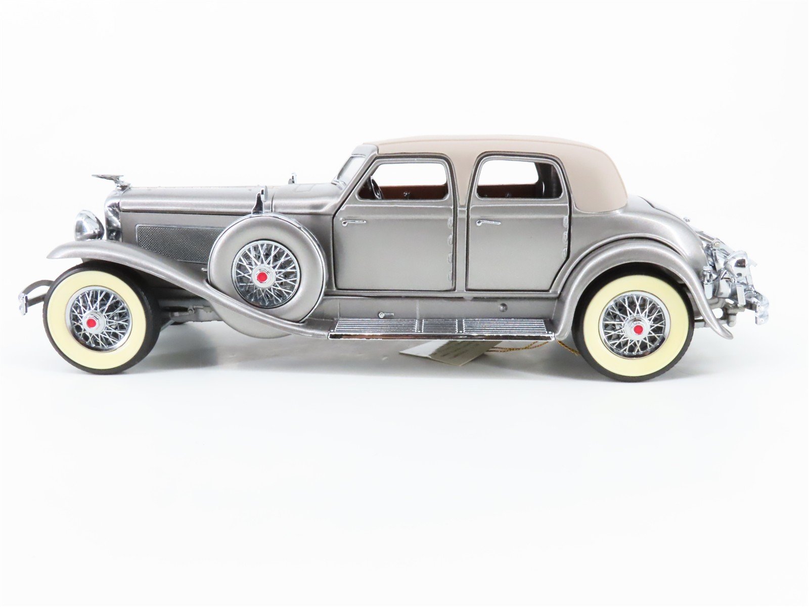 1:24 Scale Franklin Mint Die-Cast 1933 Duesenberg SJ Twenty Grand Sedan