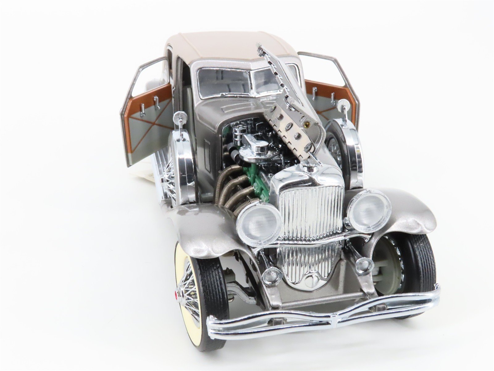 1:24 Scale Franklin Mint Die-Cast 1933 Duesenberg SJ Twenty Grand Sedan