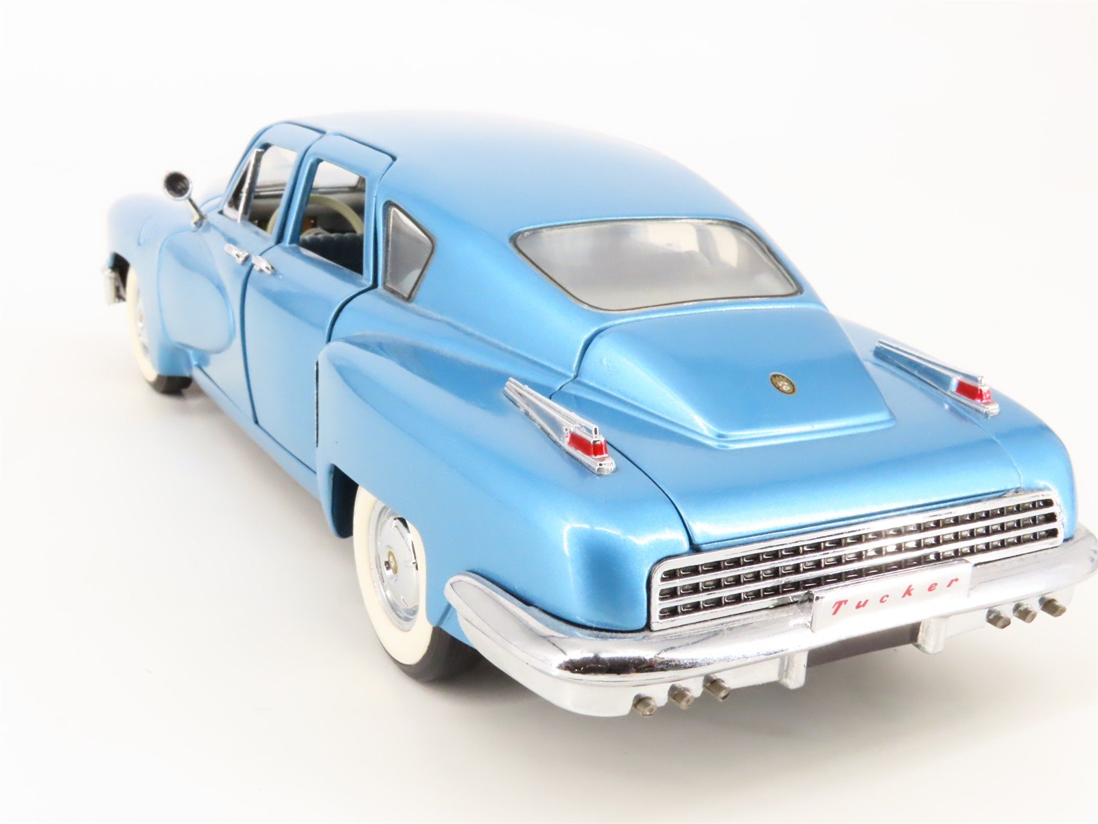 1:24 Scale Franklin Mint Die-Cast 1948 Tucker 48 Sedan
