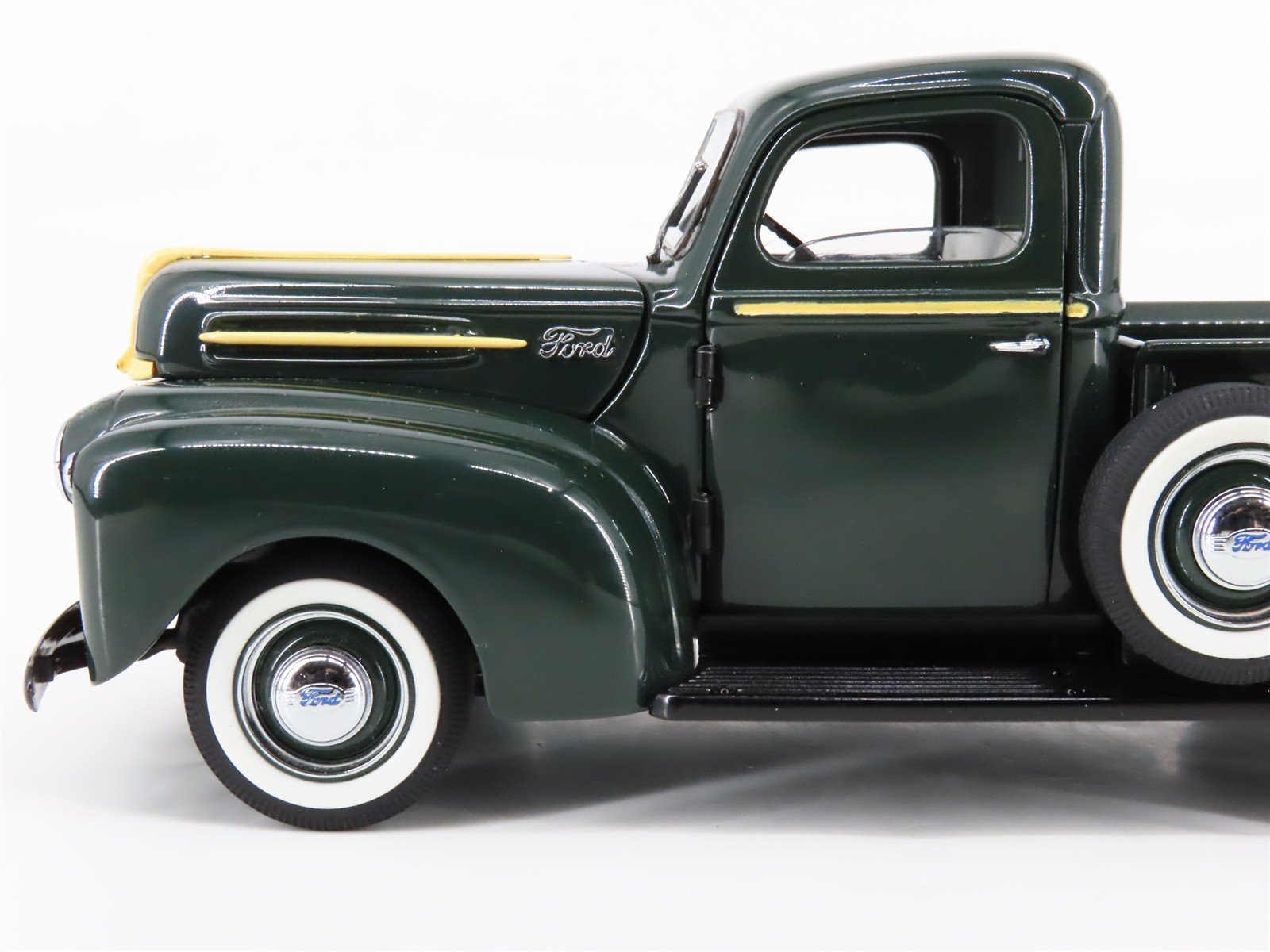 1:24 Scale Danbury Mint Die-Cast 1942 Ford Pickup Truck