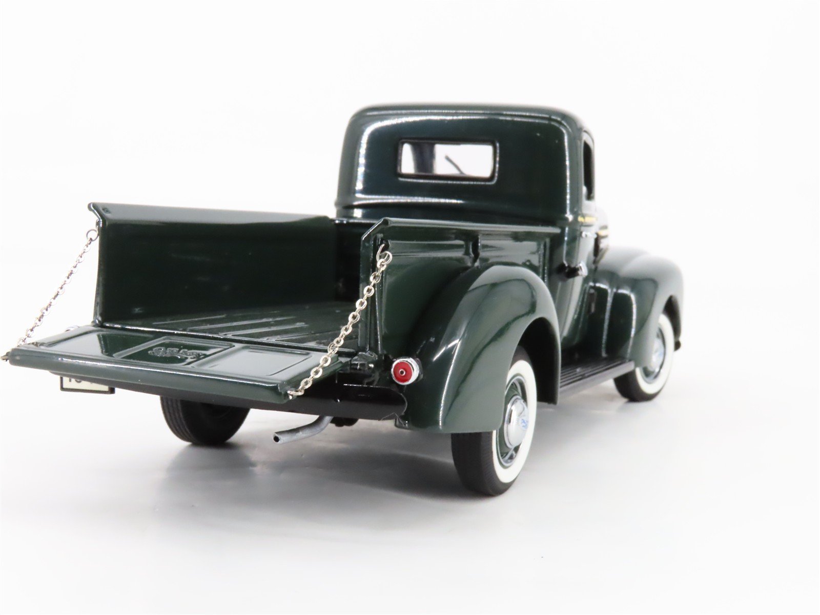 1:24 Scale Danbury Mint Die-Cast 1942 Ford Pickup Truck