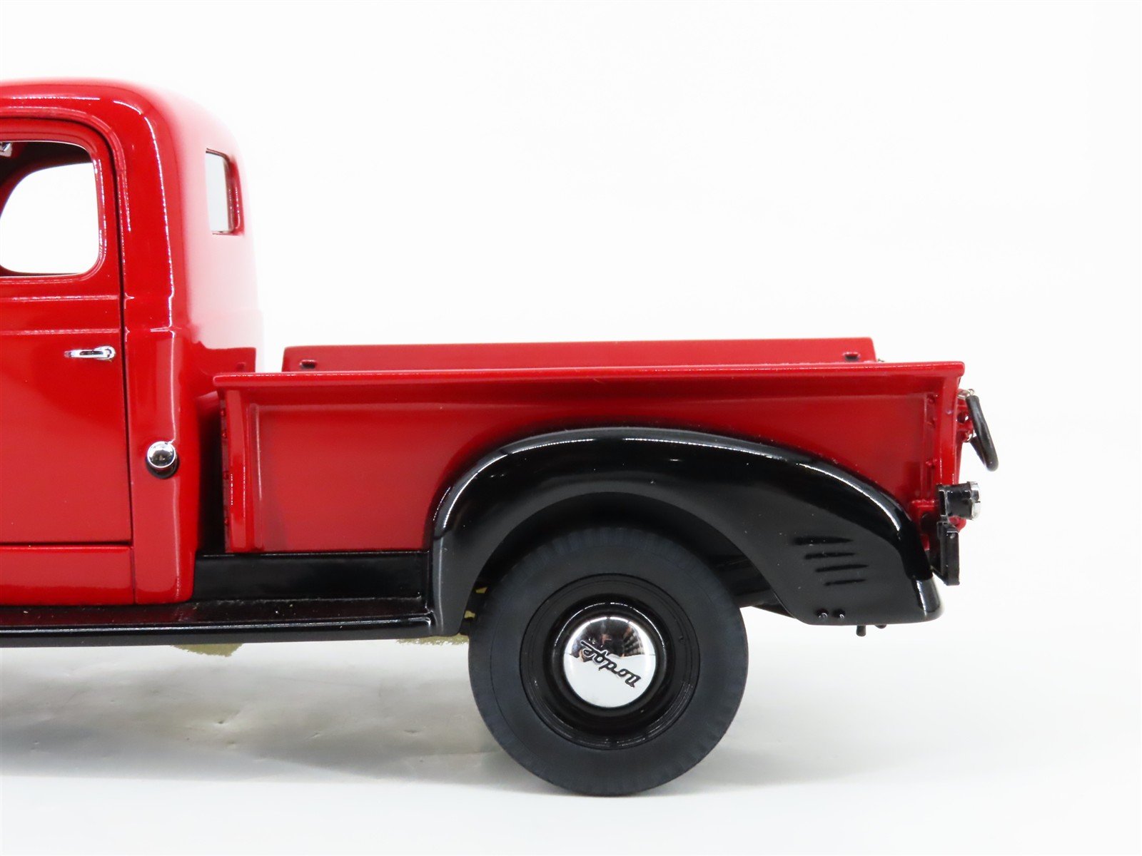 1:24 Scale Danbury Mint Die-Cast 1941 Dodge Pickup Truck