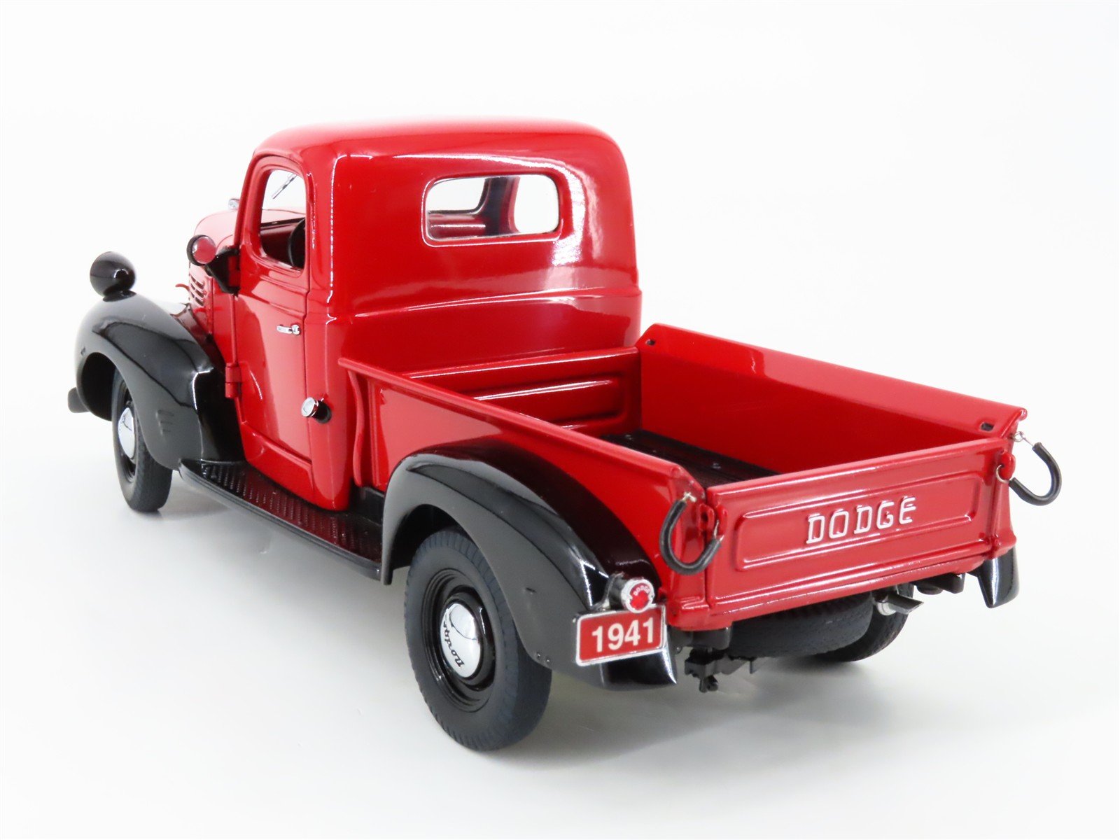 1:24 Scale Danbury Mint Die-Cast 1941 Dodge Pickup Truck