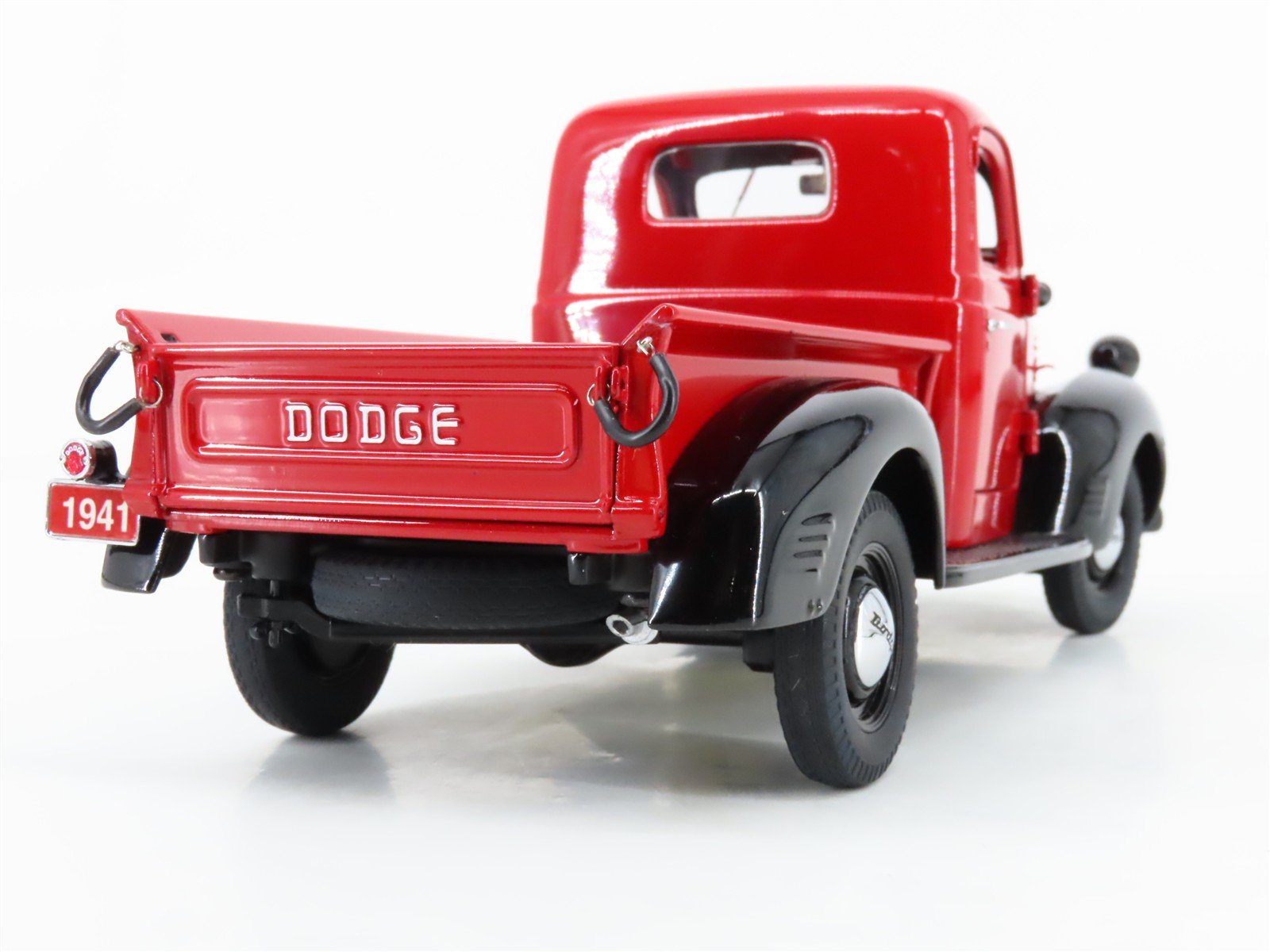 1:24 Scale Danbury Mint Die-Cast 1941 Dodge Pickup Truck