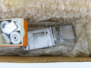 O 1/48 Scale Ashland Car Works Die-Cast Kit #BK-1 Undecorated Mack Bus