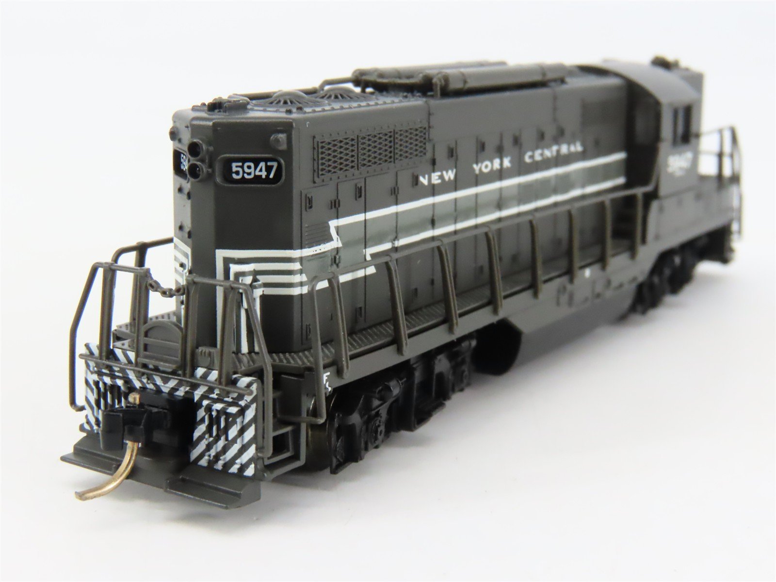 N Scale Atlas 48414 NYC New York Central EMD GP9TT Diesel Locomotive #5947