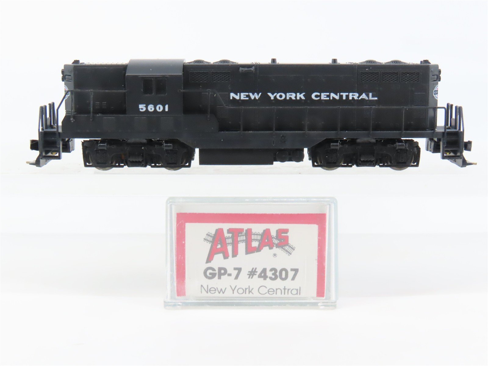 N Scale Atlas/KATO 4307 NYC New York Central EMD GP7 Diesel Locomotive #5601