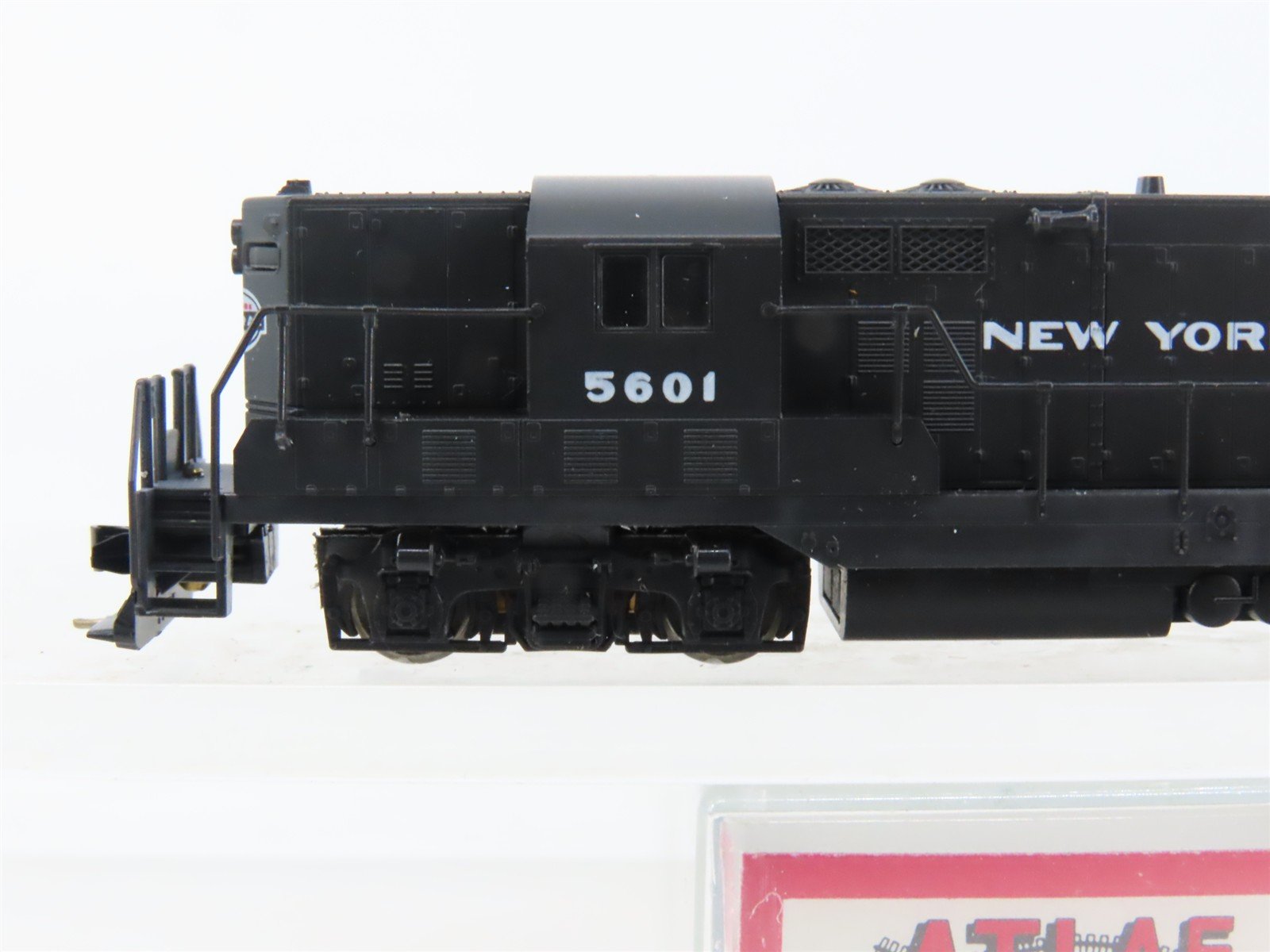 N Scale Atlas/KATO 4307 NYC New York Central EMD GP7 Diesel Locomotive #5601