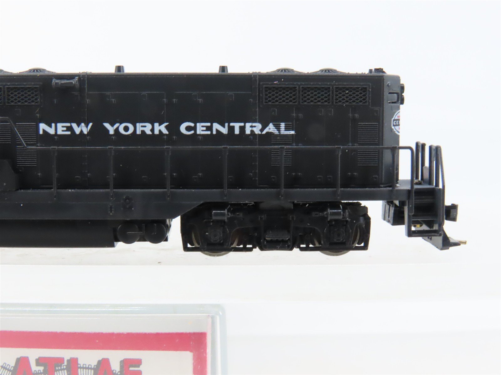 N Scale Atlas/KATO 4307 NYC New York Central EMD GP7 Diesel Locomotive #5601