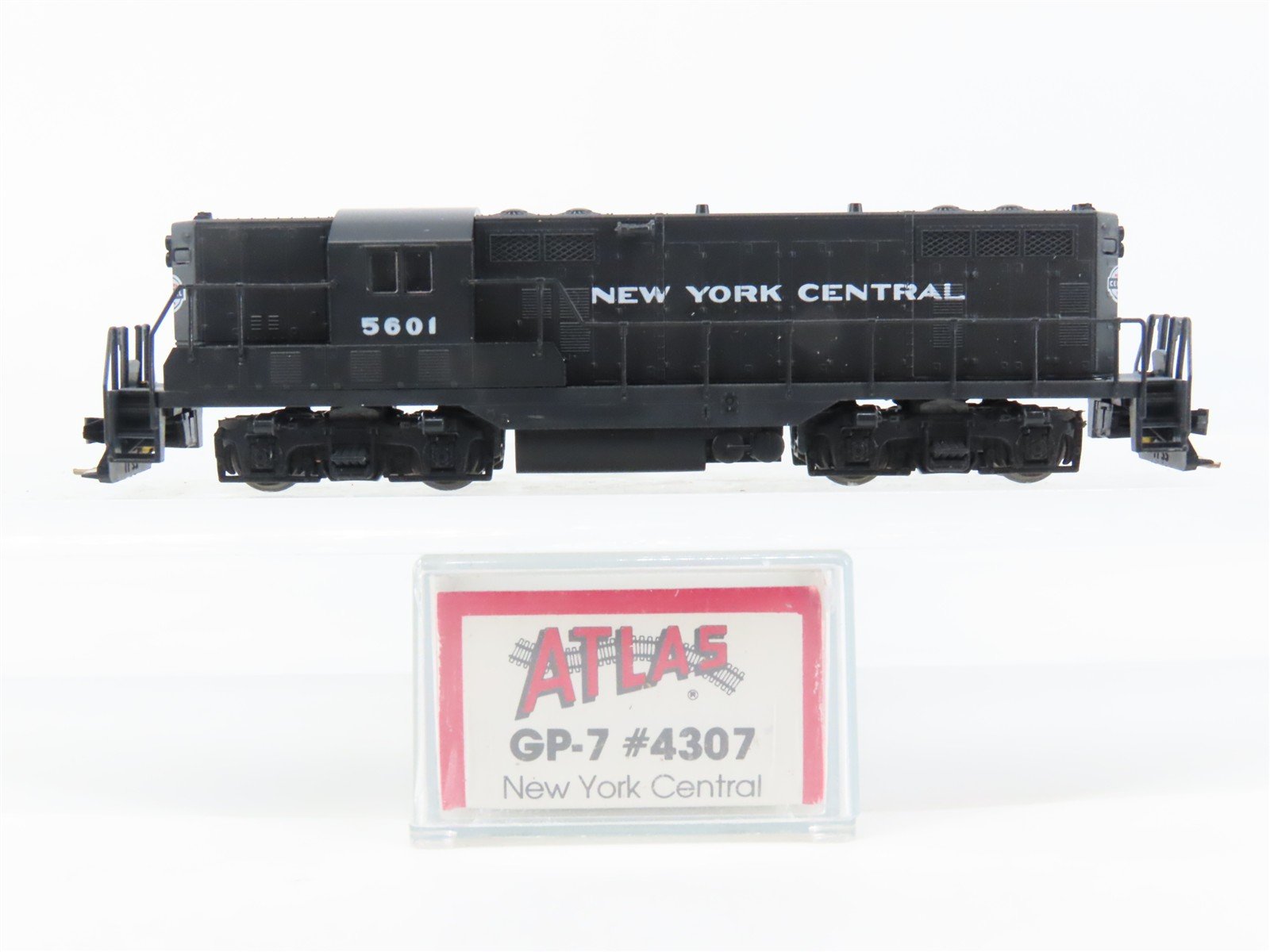 N Scale Atlas/KATO 4307 NYC New York Central EMD GP7 Diesel Locomotive #5601