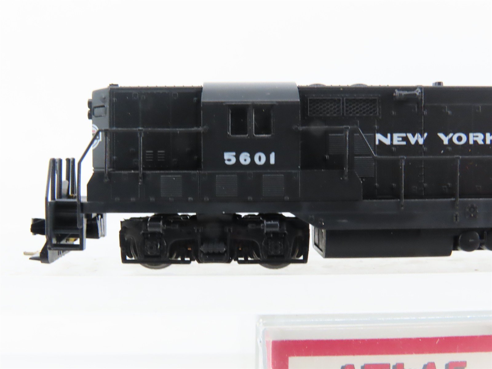 N Scale Atlas/KATO 4307 NYC New York Central EMD GP7 Diesel Locomotive #5601