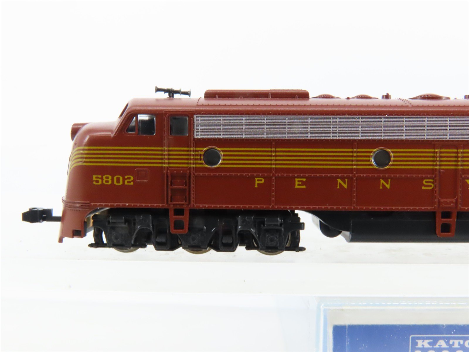 N Scale KATO 176-256 PRR Pennsylvania EMD E8/9A Diesel Locomotive #5802