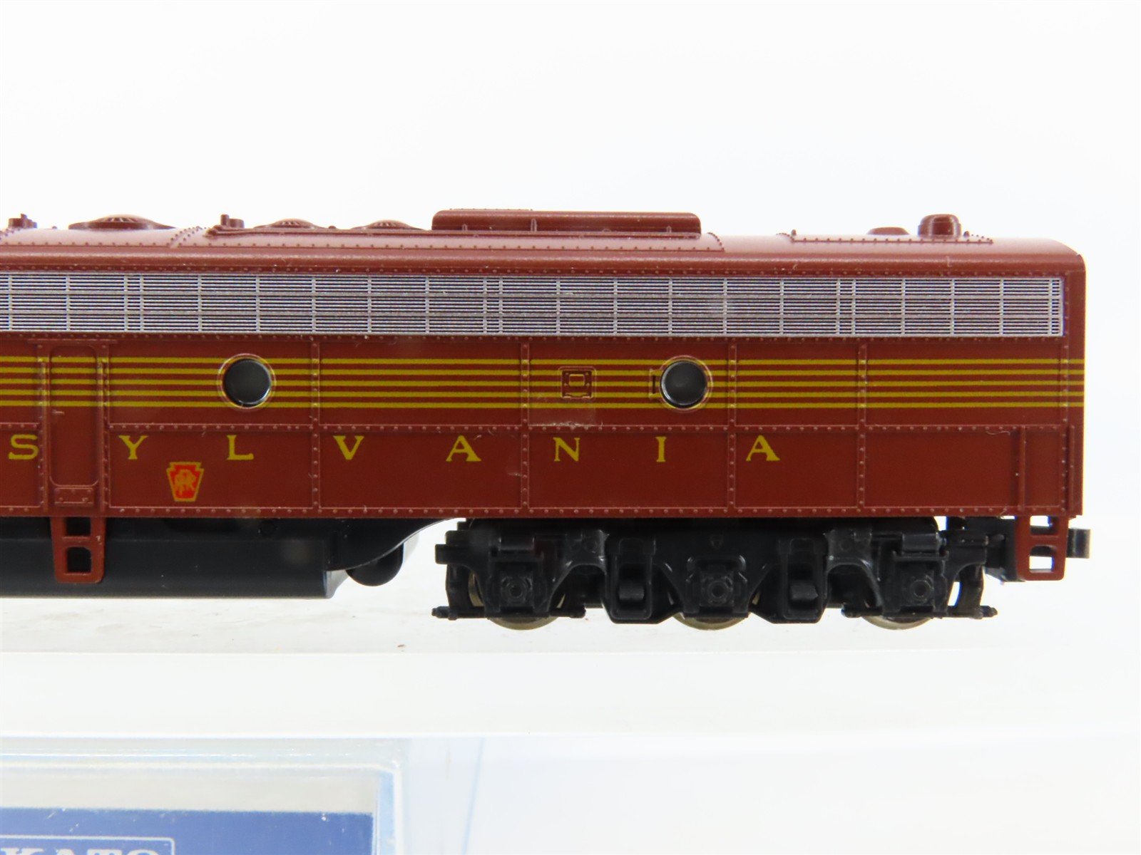 N Scale KATO 176-256 PRR Pennsylvania EMD E8/9A Diesel Locomotive #5802