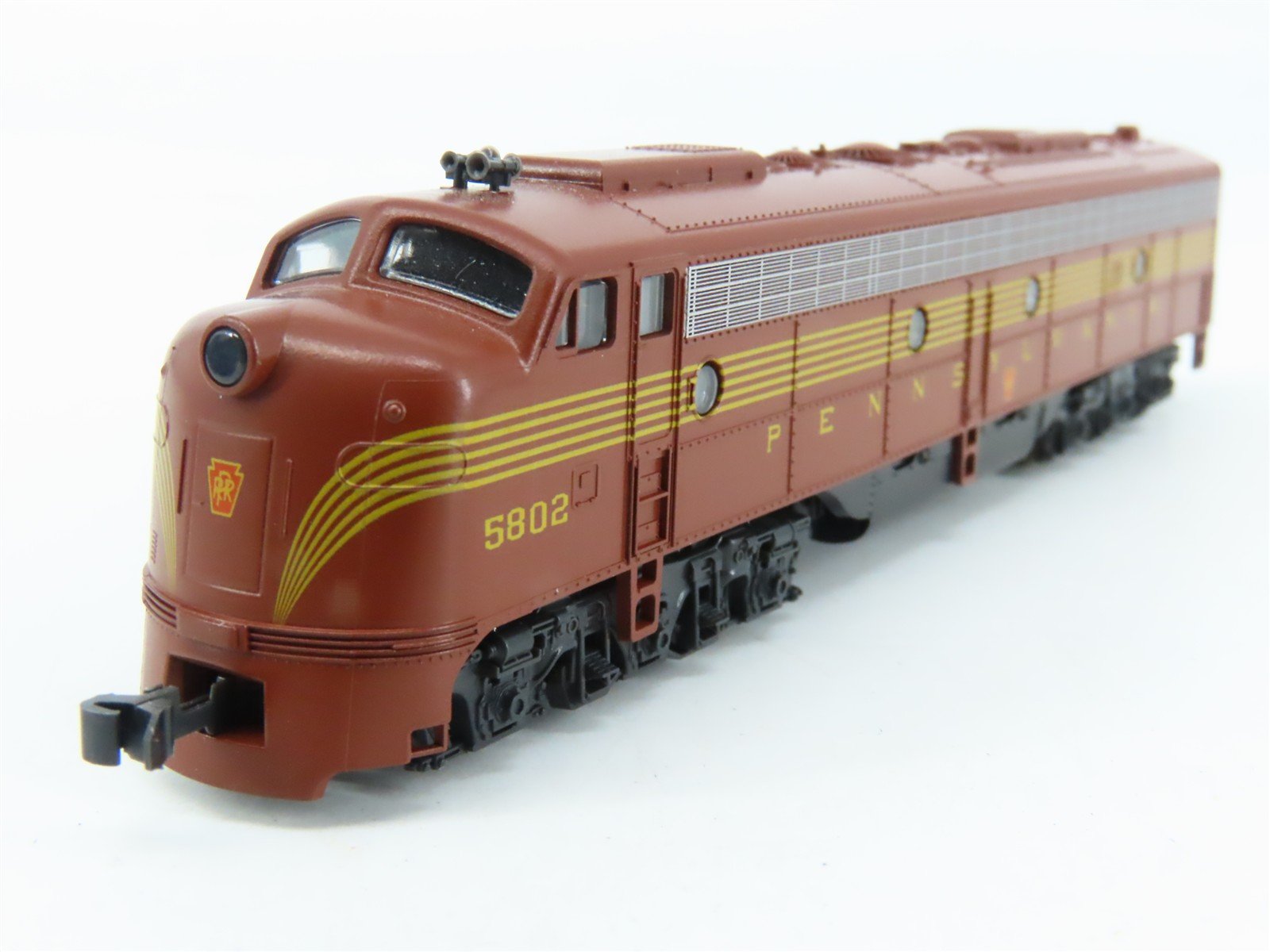 N Scale KATO 176-256 PRR Pennsylvania EMD E8/9A Diesel Locomotive #5802