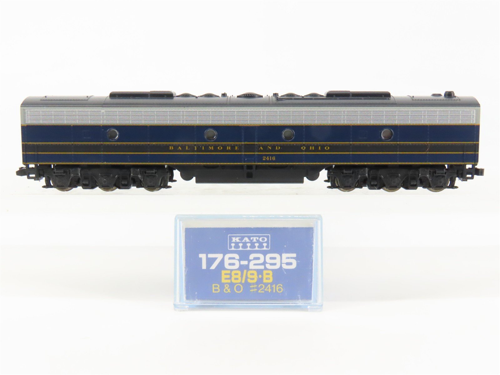 N Scale KATO 176-295 B&O Baltimore & Ohio EMD E8/9B Diesel Locomotive #2416
