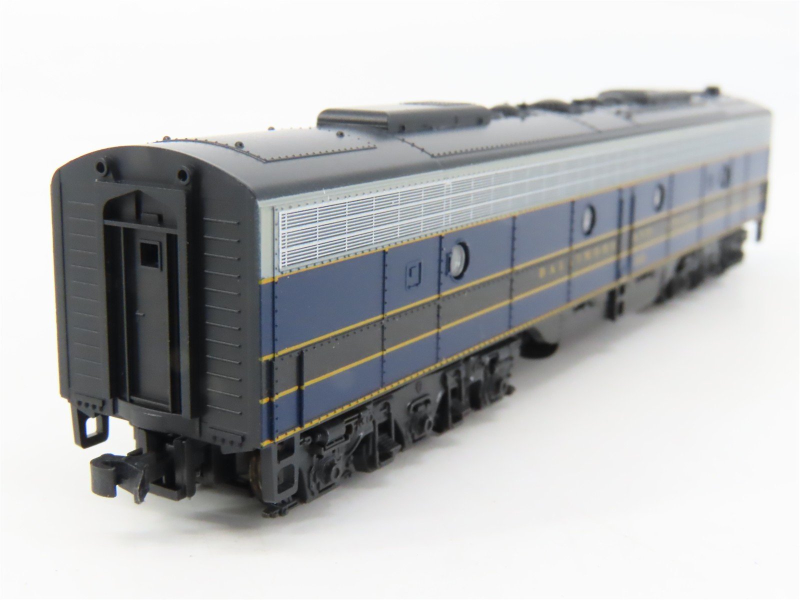 N Scale KATO 176-295 B&O Baltimore & Ohio EMD E8/9B Diesel Locomotive #2416