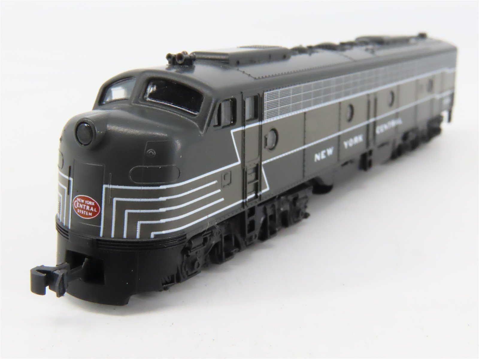 N Scale KATO 176-253 NYC New York Central EMD E8/9A Diesel Locomotive #4049
