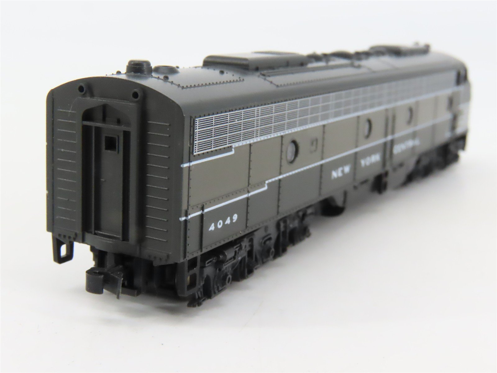 N Scale KATO 176-253 NYC New York Central EMD E8/9A Diesel Locomotive #4049