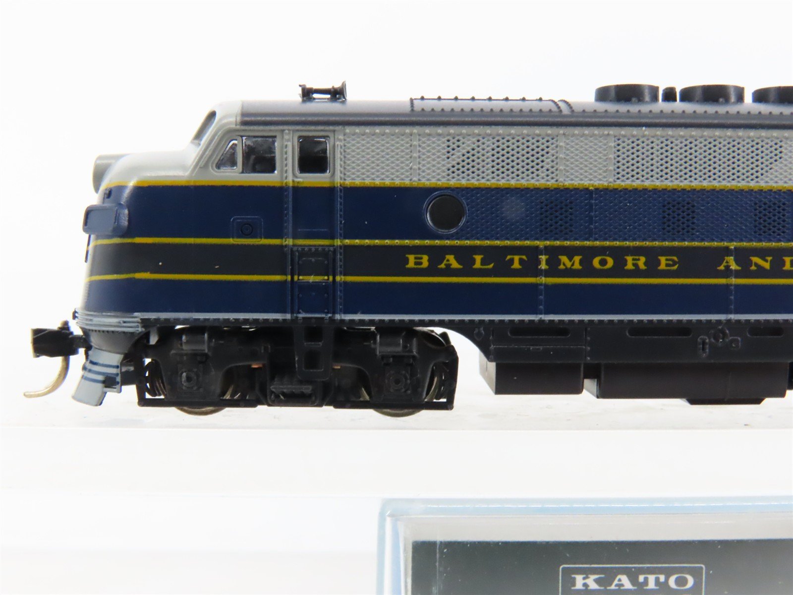 N Scale KATO 176-184 B&O Baltimore & Ohio EMD F3A Ph. 2 Diesel Locomotive #84
