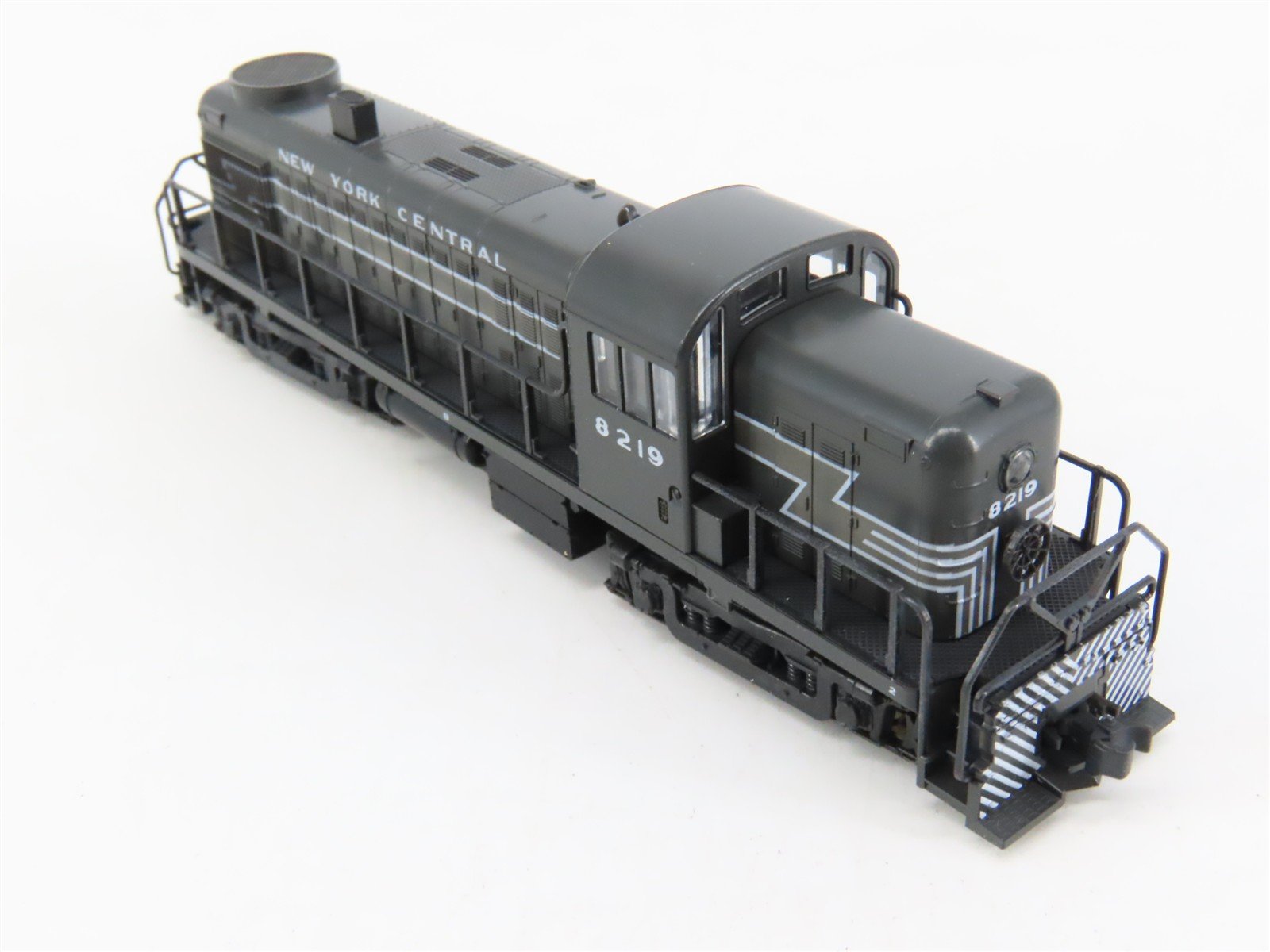 N Scale KATO 176-4509 NYC New York Central ALCO RS-2 Diesel #8219 - DCC Ready