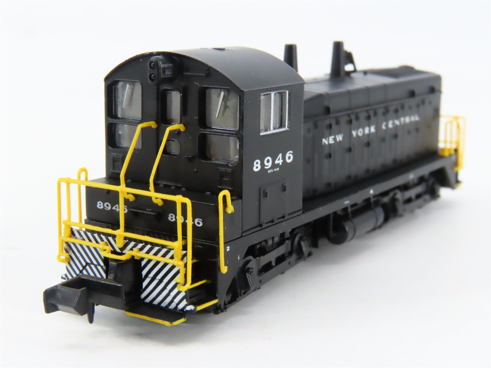 N Scale Life-Like 7891 NYC New York Central EMD SW9/1200 Diesel Switcher #8946