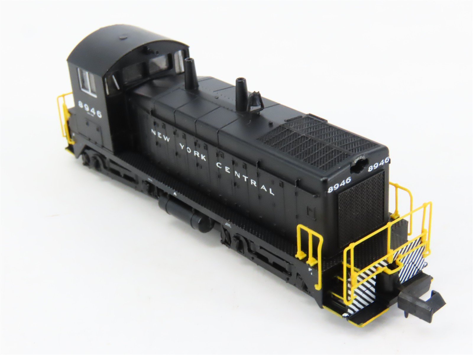 N Scale Life-Like 7891 NYC New York Central EMD SW9/1200 Diesel Switcher #8946