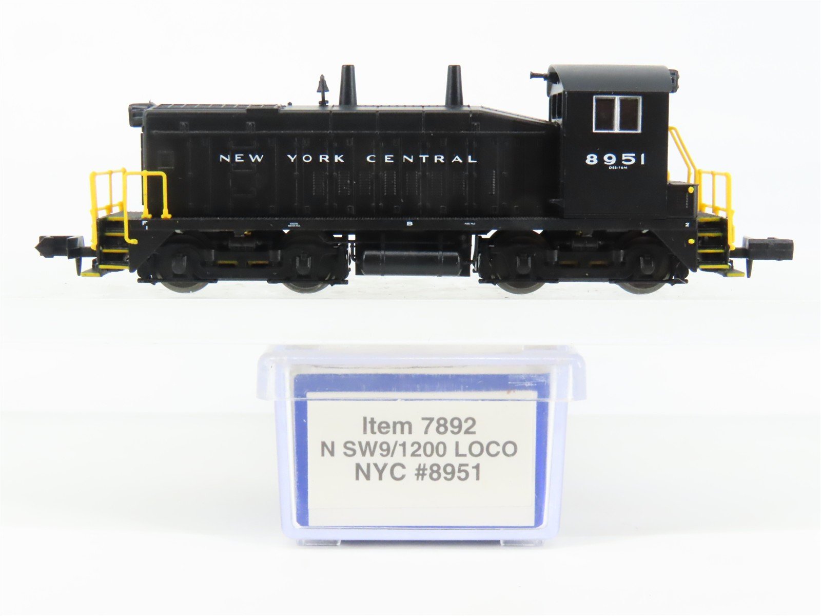 N Scale Life-Like 7892 NYC New York Central EMD SW9/1200 Diesel Switcher #8951